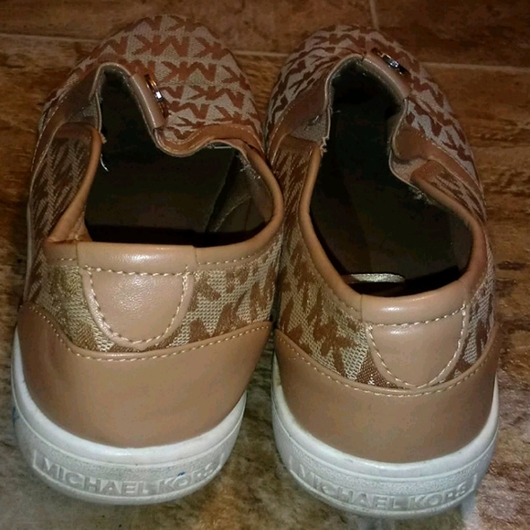 Kids' Michael Kors shoes - Picture 3 of 7